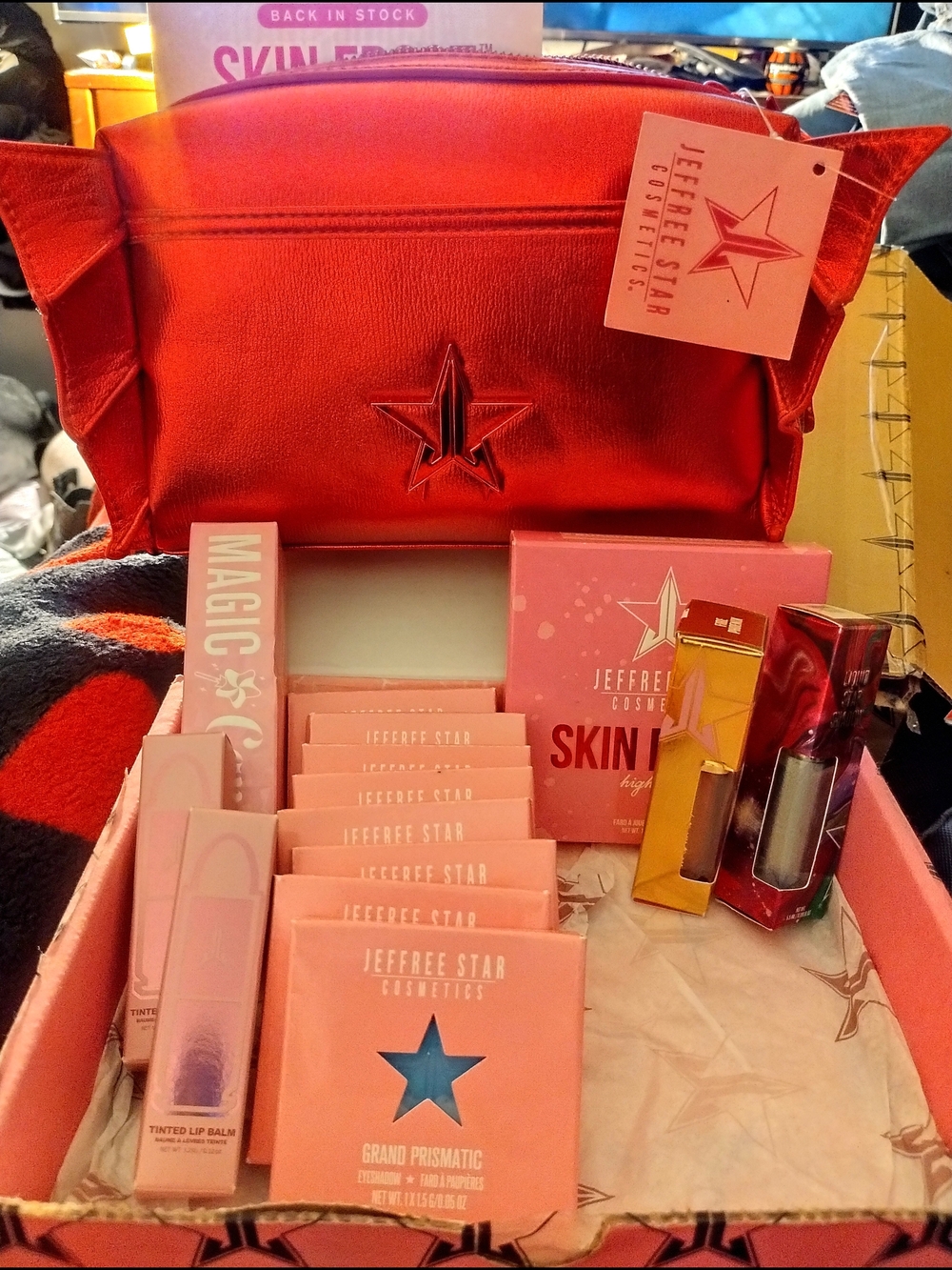 Jeffree Star Cosmetics Makeup Set with Red Metallic Bag - Picture 1 of 8